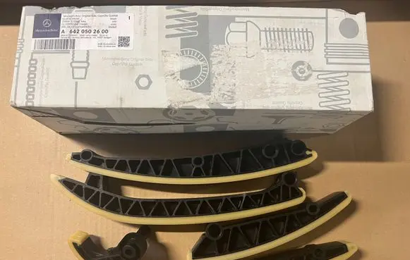 Mercedes-Benz E W211 Timing belt/chain tensioner A6420502600