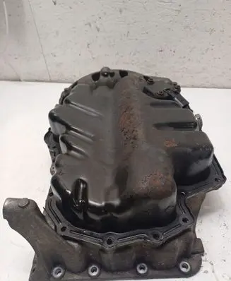 Volkswagen Golf VII Oil sump 04E103600B 04E103603