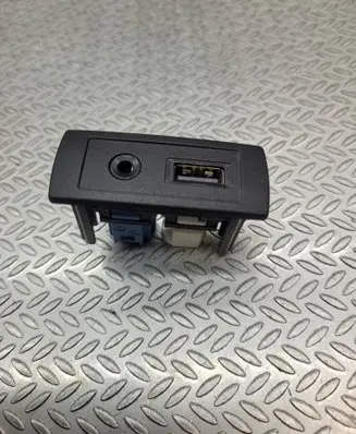 USB socket connector