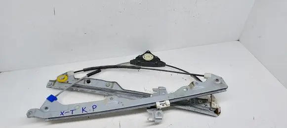 Nissan X-Trail T31 Front window lifting mechanism without motor
