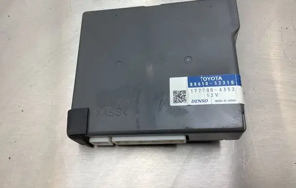 Lexus IS 220D-250-350 Air conditioner control unit module 1777004352 8865053310