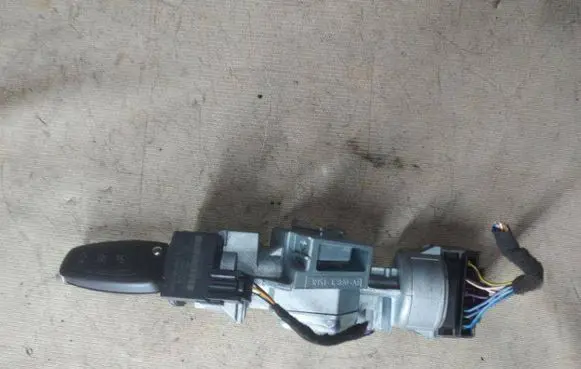 Ford S-MAX Ignition lock 3M513F880AE