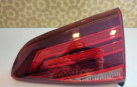 Volkswagen Golf VII Tailgate rear/tail lights 5GM945094 5G0945094