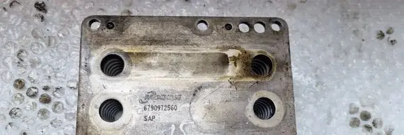 Oil filter mounting bracket