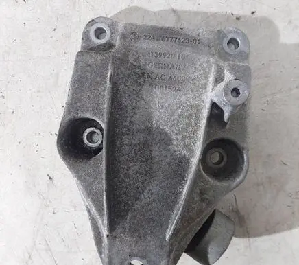 BMW 5 F10 F11 Engine mounting bracket 2211677762304