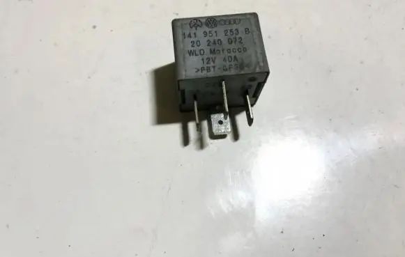 Volkswagen Golf IV Other relay 141951253b 20240072