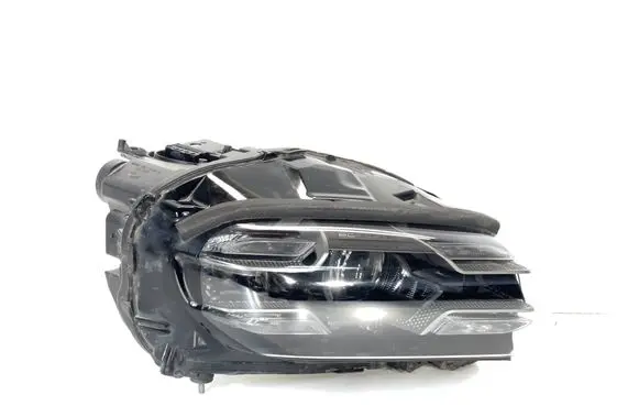Porsche Taycan 9J1 Headlight/headlamp 9J1941060F 1140H400005 135700082188