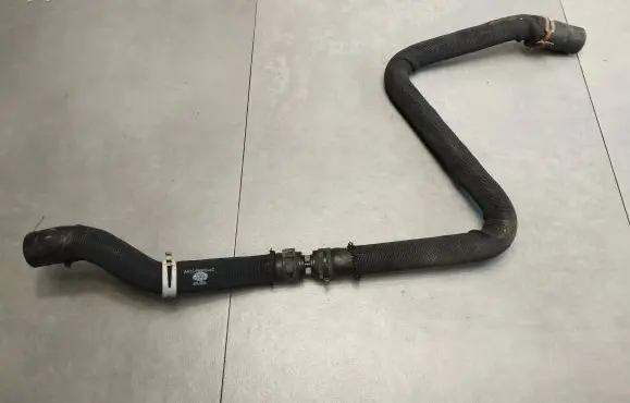 Land Rover Range Rover Sport L320 Engine coolant pipe/hose AH326W633AC