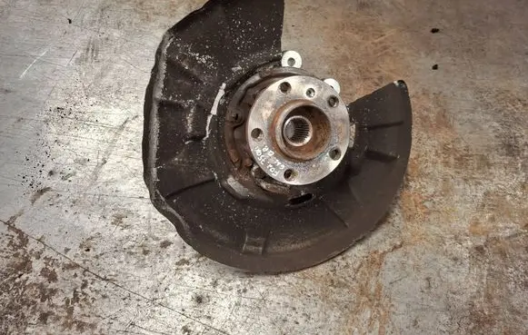 BMW 7 F01 F02 F03 F04 Rear wheel hub 6797448 P0102 AIX17M9