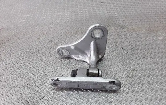 Mercedes-Benz S W220 Front door lower hinge 