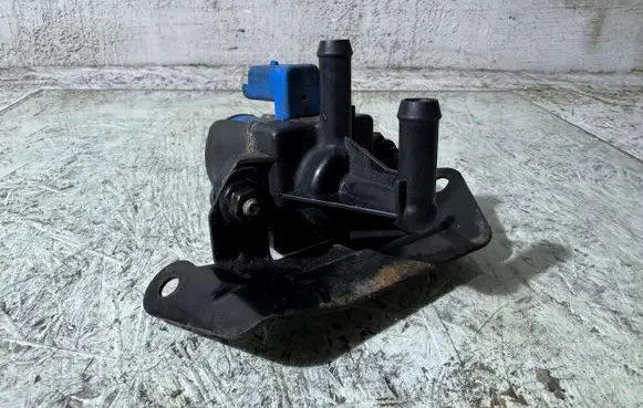 Ford Focus C-MAX Coolant heater control valve 3M5H6C534BB 3M5H6C534