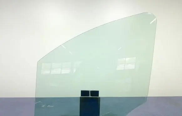 Peugeot Partner Front door window glass four-door