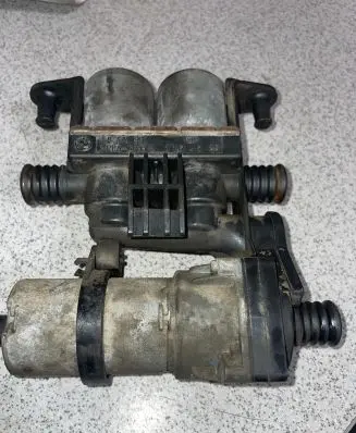 BMW 5 E39 Coolant heater control valve 1147412135 8374994