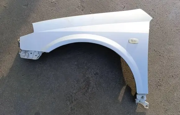 Nissan Primera Fender