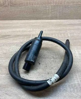 BMW X3 E83 Headlight washer pump 8377430