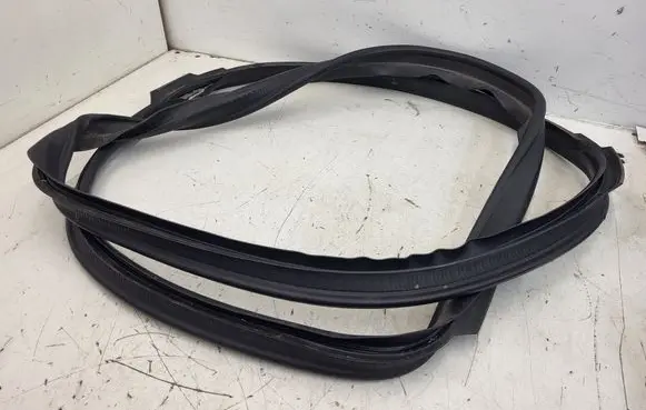 Mercedes-Benz S AMG W221 Trunk rubber seal (body) A2217500098