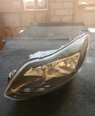 Ford Focus Headlight/headlamp BM5113W030DK
