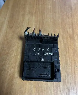 Volkswagen Golf VI Fuse module