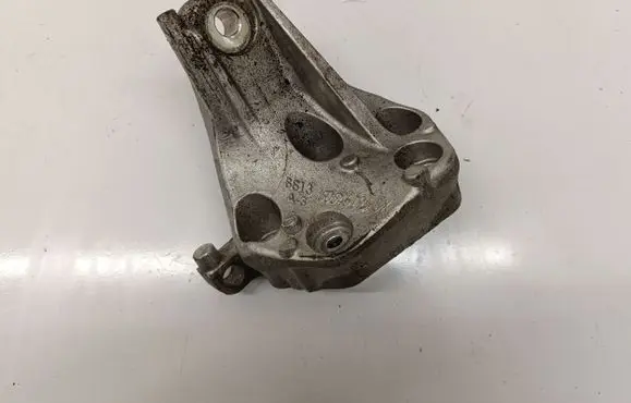 Alfa Romeo Stelvio Engine mounting bracket 50545195