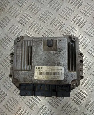 Renault Scenic II - Grand scenic II Engine control unit/module 0281011390 8200310863 8200349846