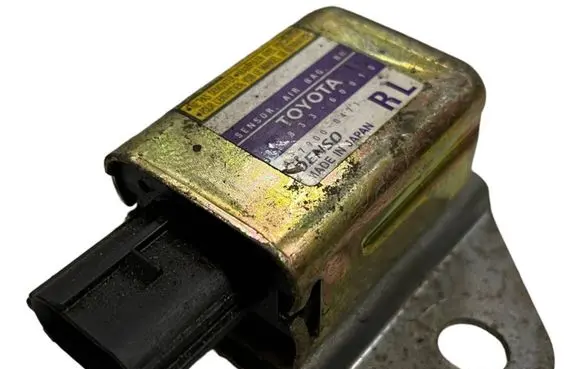 Toyota Land Cruiser (J120) Airbag deployment crash/impact sensor 8983360010 4879000471