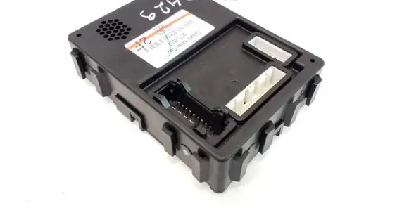 Suzuki Grand Vitara II Comfort/convenience module 3677065J50 L0T6614 B64J2