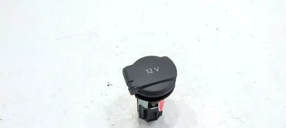 Volkswagen PASSAT B7 12 V Socket (rear) 