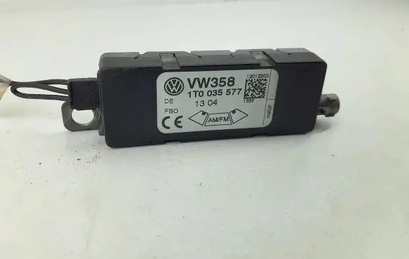 Volkswagen Touran I Antenna control unit 1T0035577 VW358