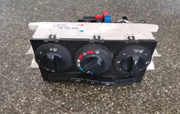 Mercedes-Benz A W168 Climate control unit 1688300485