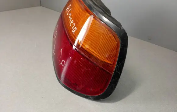 Nissan Almera Rear/tail lights 4728A R1111