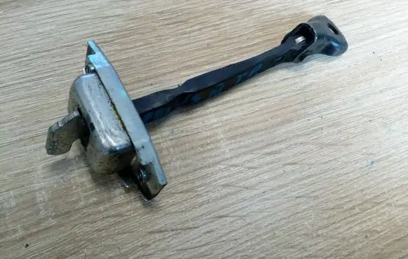 Toyota Prius (XW30) Front door check strap stopper 6863047031 NE69229