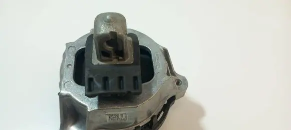 BMW X7 G07 Engine mount bracket 6860472 240722