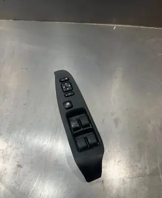 Subaru Legacy Electric window control switch 83071AE020 0760