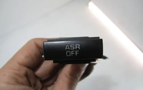 Traction control (ASR) switch