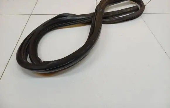 Renault Laguna I Rubber seal front coupe door 