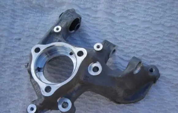 Volkswagen Golf VII Rear wheel hub