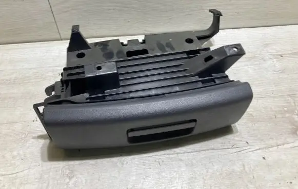 Volkswagen Golf VII Seat trim 5G0882600A