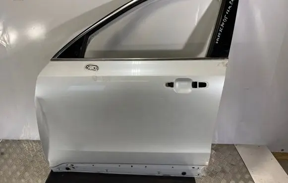 Volvo XC90 Front door