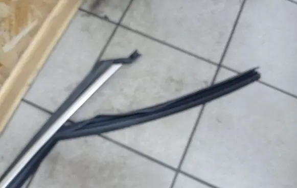 Volvo V40 Rear door glass trim molding