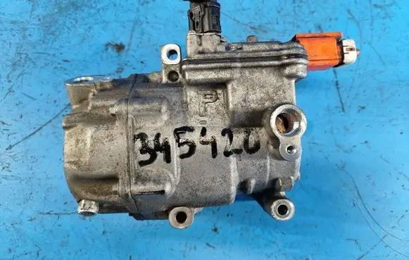 Toyota Prius (XW30) Air conditioning (A/C) compressor (pump) 8837047060