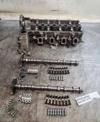 BMW 1 E81 E87 Engine head 778752105