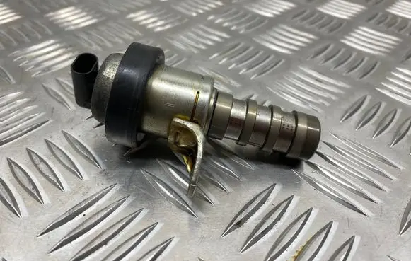 Ford Fusion II Camshaft vanos timing valve CJ5E6B297AA