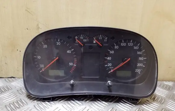Volkswagen Golf IV Speedometer (instrument cluster) 1J0920802E
