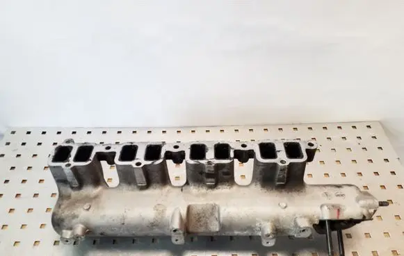 Hyundai Terracan Intake manifold