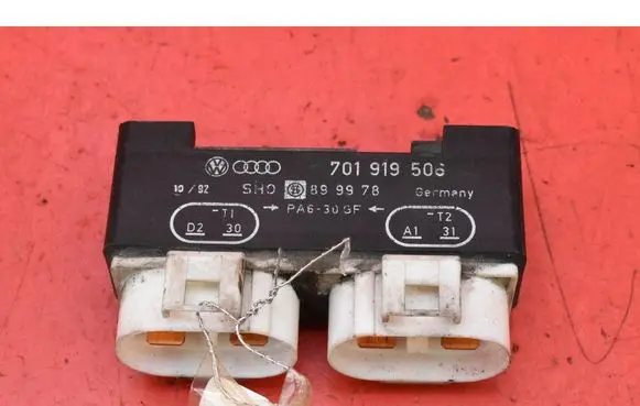 Volkswagen Transporter - Caravelle T4 Relay mounting block 701919506