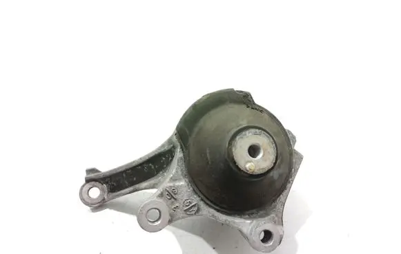 Honda Civic Engine mount bracket