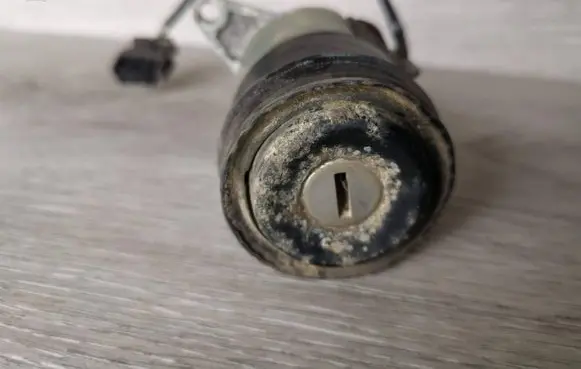 Audi 100 S4 C4 Tailgate exterior lock 893921637