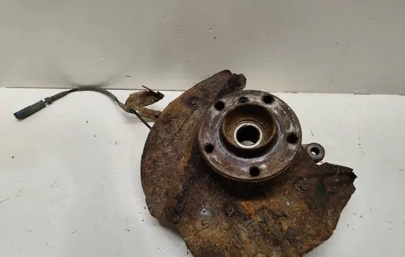 BMW X5 E53 Front wheel hub spindle knuckle