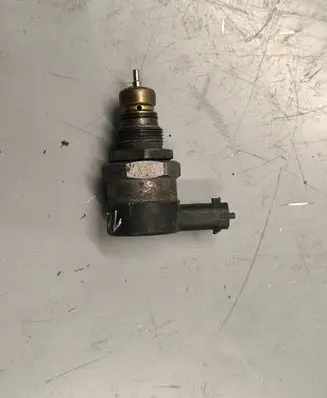 Land Rover Range Rover Sport L320 Fuel pressure regulator 0281006017 201211 18774718