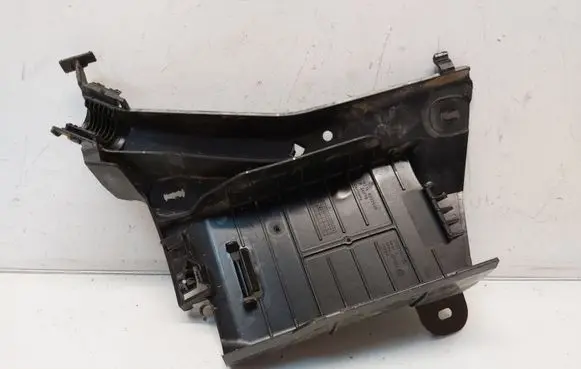 BMW 2 F45 Other engine bay part 20335610